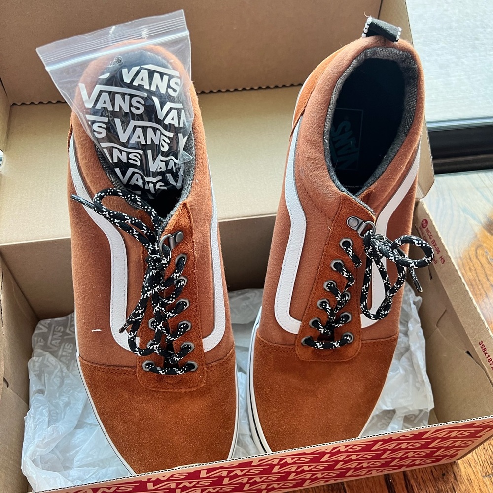 NWT - VANS Ward in Glazed Ginger - Size 14